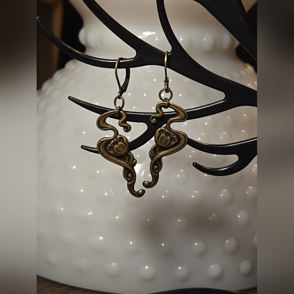 HANDMADE Antique Brass Art Nouveau Style Pierced Dangle Earrings with Leverbacks - Picture 3 of 6